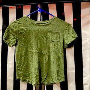 Army green short sleeve t-shirt
